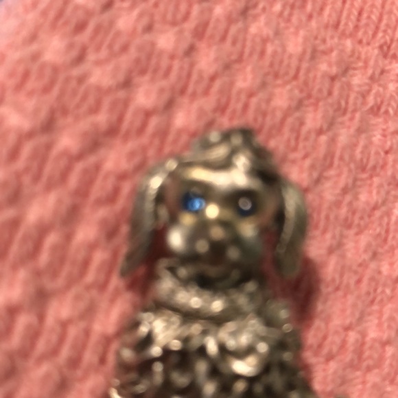 Vintage silver tone Poodle pin with crystal eyes - Picture 3 of 8